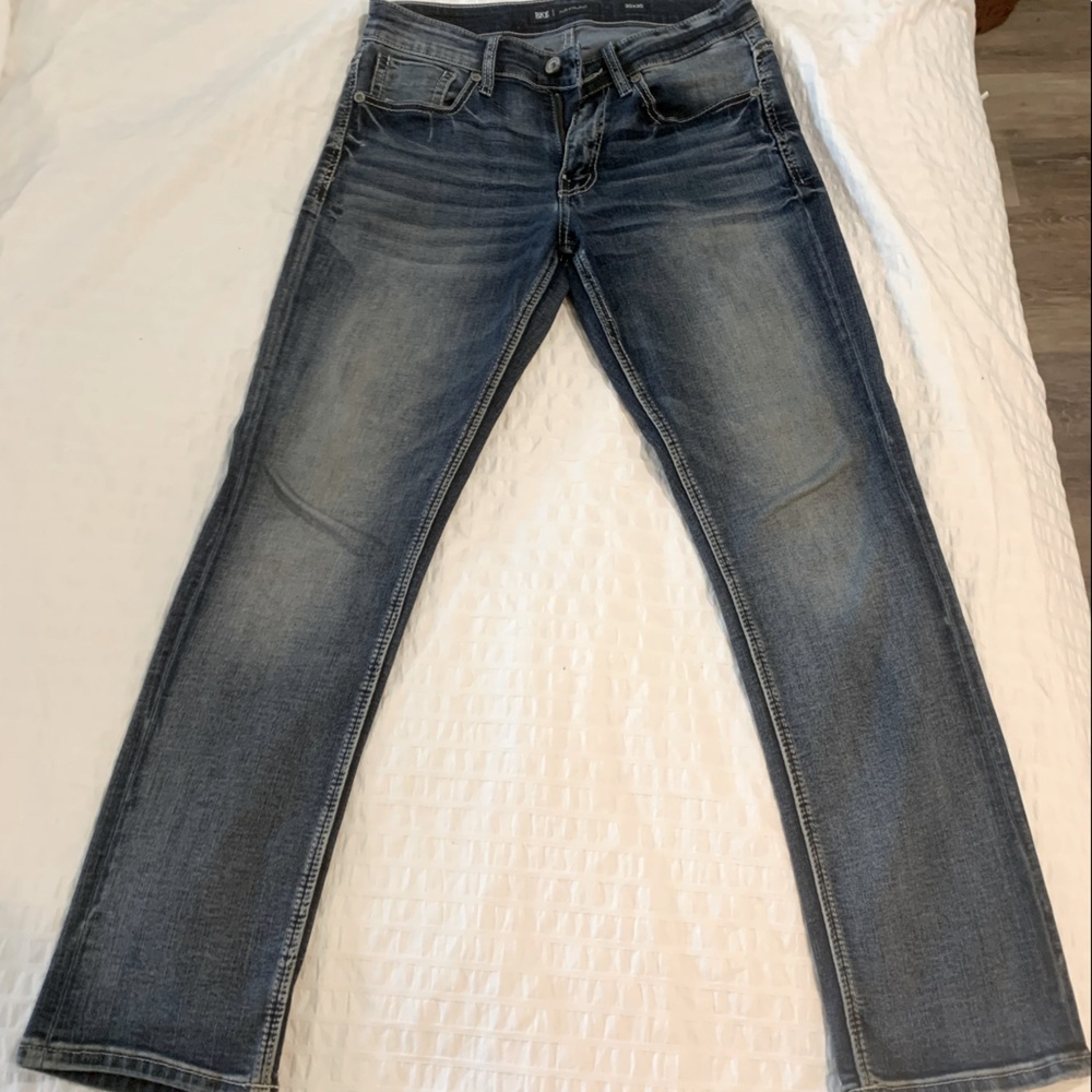 BKE Buckle “Jake” jeans in medium blue and great condition.
